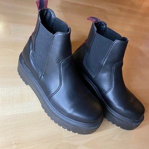 Steve Madden Leather Platform Bootie